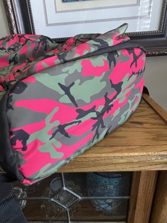 NWT Badgley Mischka Pink Camo Nylon  Backpack w/ Removable Belt Bag‎ Colorful